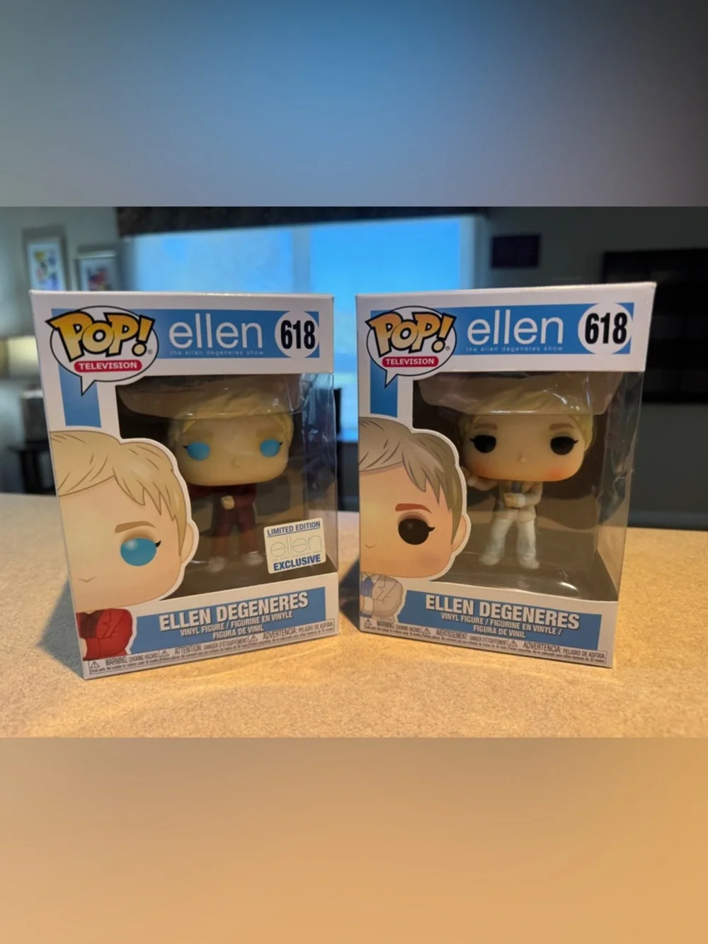 Set of 2 Vinyl collectible figure Ellen DeGeneres #618 by Funko Pop - Picture 1 of 2